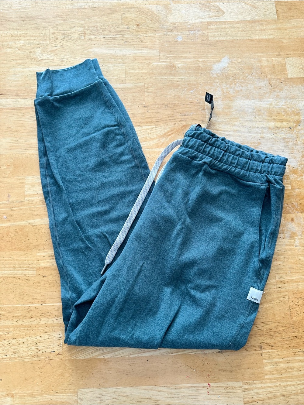 Vuori women’s joggers size XS